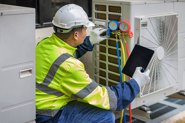 Professional Hvac technician working in Hye, TX